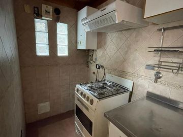 Espectacular PH tipo loft de 2 ambientes al frente con entrada independiente.