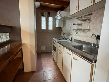 Espectacular PH tipo loft de 2 ambientes al frente con entrada independiente.