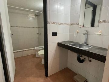 Espectacular PH tipo loft de 2 ambientes al frente con entrada independiente.