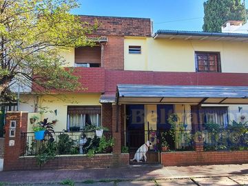 Casa venta alberdi Interna.  3 dormitorios Amplia