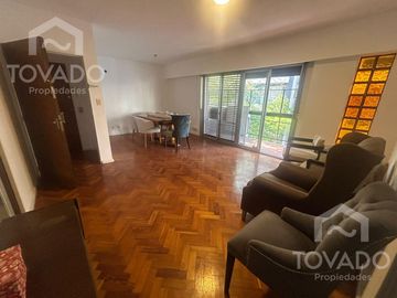 4 Ambientes con dependencia y cochera en Flores!