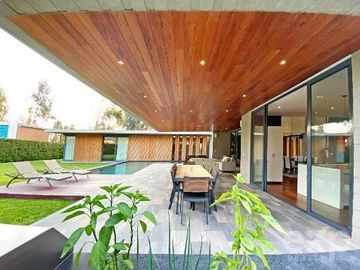 Casa amplia moderna y elegante en condominio seguro y tranquilo