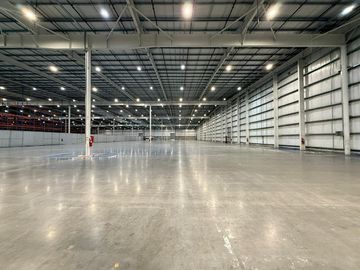 NAVE LOGÍSTICA AAA EN ALQUILER | ÁREA DE PROMOCIÓN EL TRIÁNGULO