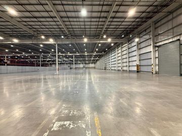 NAVE LOGÍSTICA AAA EN ALQUILER | ÁREA DE PROMOCIÓN EL TRIÁNGULO