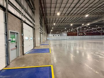 NAVE LOGÍSTICA AAA EN ALQUILER | ÁREA DE PROMOCIÓN EL TRIÁNGULO