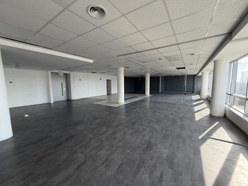 VENTA - Oficina 178 m2   dos cocheras - Vista abierta a Puerto Madero y al rio