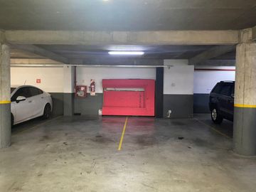 VENTA - Oficina 178 m2   dos cocheras - Vista abierta a Puerto Madero y al rio