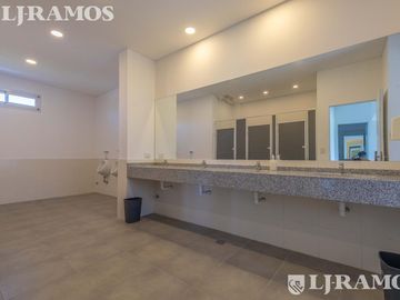 VENTA. Edificio Corporativo e Institucional Premium | Panamericana Km 50- Pilar - Ex colegio Magno