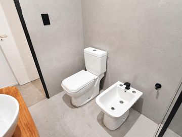 VENTA Casa 3 dormitorios con piscina. Terreno 1060m2