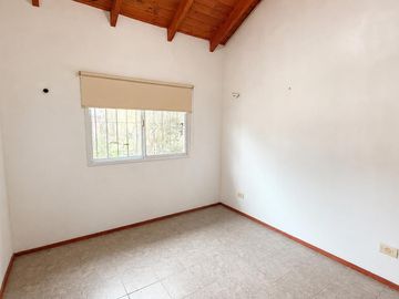VENTA Casa 3 dormitorios con piscina. Terreno 1060m2