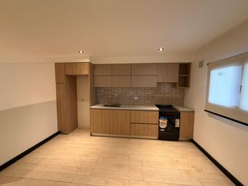 VENTA CASA TRES AMBIENTES A ESTRENAR SAN JOSE