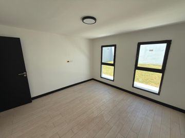 VENTA CASA TRES AMBIENTES A ESTRENAR SAN JOSE