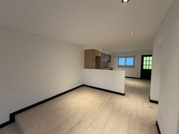 VENTA CASA TRES AMBIENTES A ESTRENAR SAN JOSE