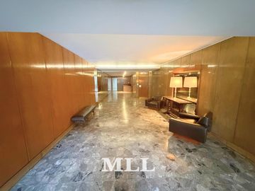 Av. Las Heras y Av. Callao.  Como a estrenar/refaccionado! 85 m2 a pulmon arbolado!