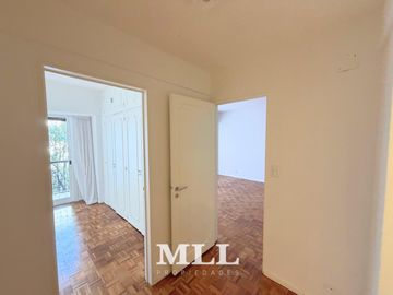 Av. Las Heras y Av. Callao.  Como a estrenar/refaccionado! 85 m2 a pulmon arbolado!