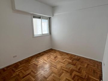 Venta 2 ambientes en Flores