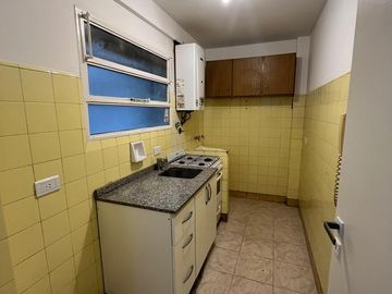 Venta 2 ambientes en Flores