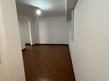 Venta 2 ambientes en Flores