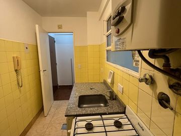 Venta 2 ambientes en Flores