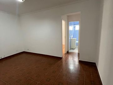 Venta 2 ambientes en Flores