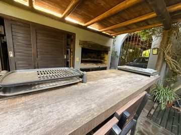 Casa en venta de 3 dormitorios + loft con entrada independiente en el Molino