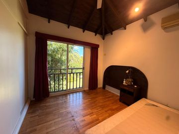 Casa en venta de 3 dormitorios + loft con entrada independiente en el Molino