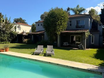 Casa en venta de 3 dormitorios + loft con entrada independiente en el Molino