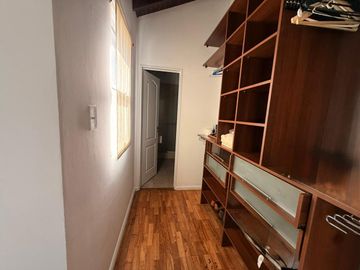 Casa en venta de 3 dormitorios + loft con entrada independiente en el Molino