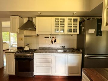 Casa en venta de 3 dormitorios + loft con entrada independiente en el Molino
