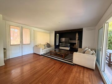 Casa en venta de 3 dormitorios + loft con entrada independiente en el Molino