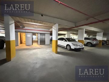 Oficina en Alquiler en 46 Plaza, Agora II -Pilar