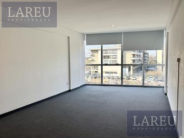 Oficina en Alquiler en 46 Plaza, Agora II -Pilar