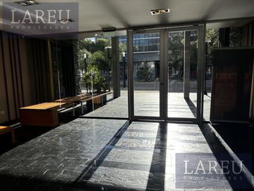 Oficina en Alquiler en 46 Plaza, Agora II -Pilar