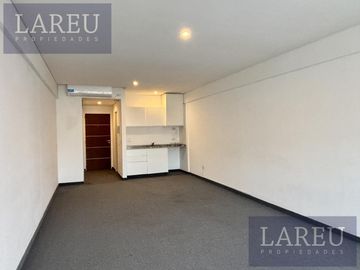 Oficina en Alquiler en 46 Plaza, Agora II -Pilar