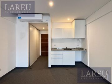 Oficina en Alquiler en 46 Plaza, Agora II -Pilar