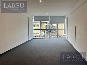 Oficina en Alquiler en 46 Plaza, Agora II -Pilar