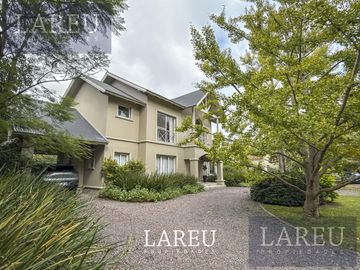 Casa en Venta en el Barrio Privado La Legua, Pilar