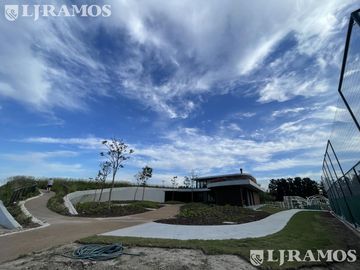 Lote a la laguna en venta en LOS PUENTES - NORDELTA