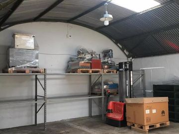 Galpon - Alquiler -  Martinez - 740 m2  ZONIF ID - ALQUILADO