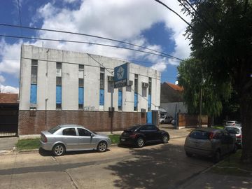 Galpon - Alquiler -  Martinez - 740 m2  ZONIF ID - ALQUILADO