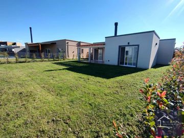 Casa VENTA Santa Emilia 4 Amb a estrenar