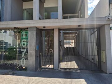Cochera en venta Banfield Este centro a metros de la estacion
