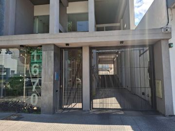 Cochera en venta Banfield Este centro a metros de la estacion