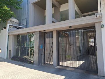 Cochera en venta Banfield Este centro a metros de la estacion