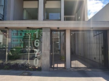 Cochera en venta Banfield Este centro a metros de la estacion