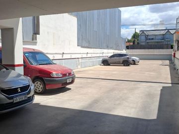 Cochera en venta Banfield Este centro a metros de la estacion