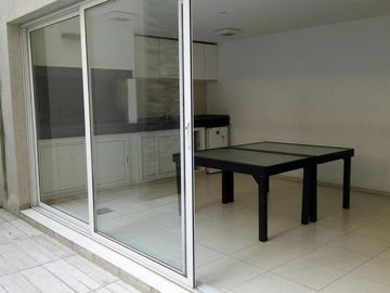 Alta categoría, piso alto, amenities y expensas bajas