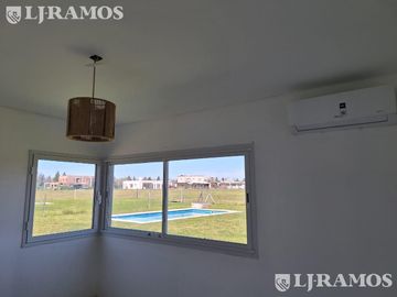 Casa VENTA CON RENTA en San Sebastián A1 FONDO A PULMON VERDE no crédito MB