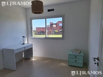 Casa VENTA CON RENTA en San Sebastián A1 FONDO A PULMON VERDE no crédito MB