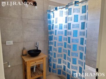 Casa VENTA CON RENTA en San Sebastián A1 FONDO A PULMON VERDE no crédito MB